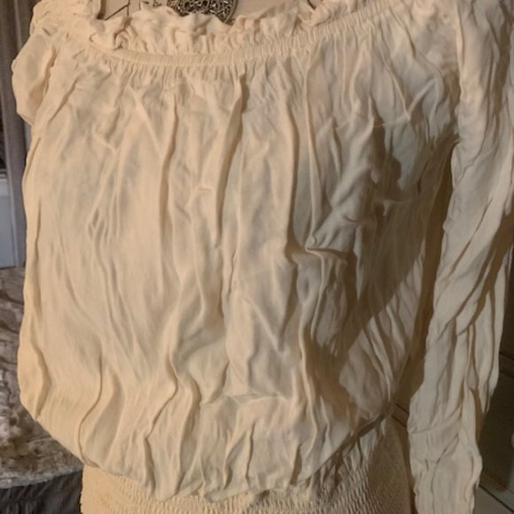 Cream Off Shoulder Top - Picture 3 of 4